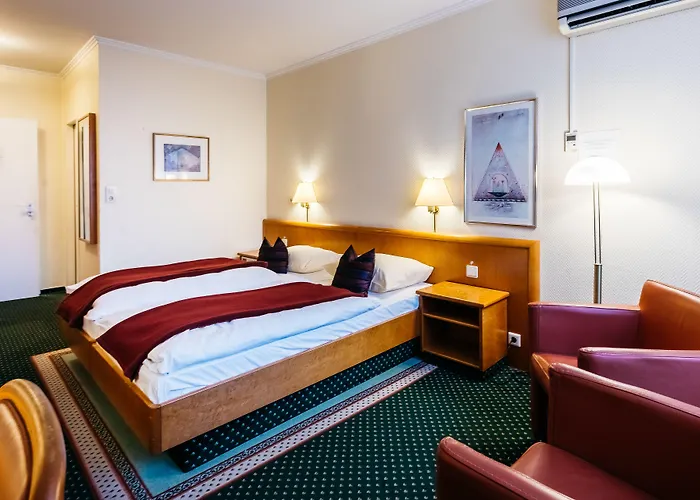 Consul Retro Hotel 3*