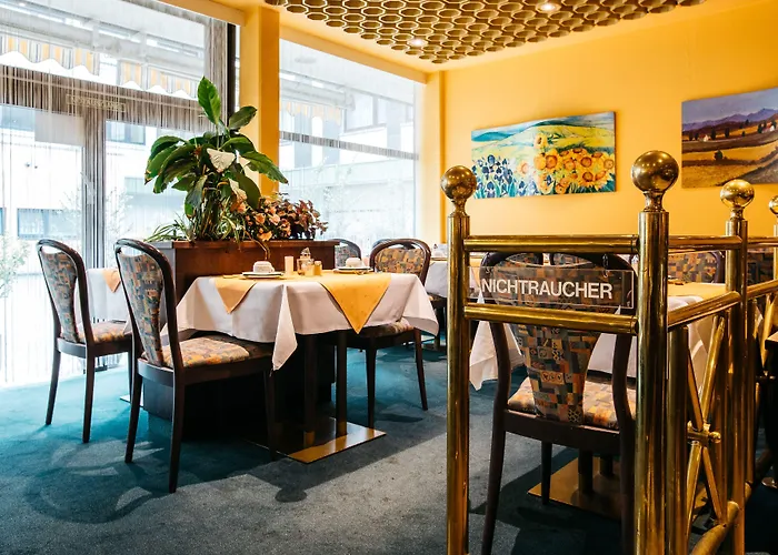 Consul Retro Hotel 3*